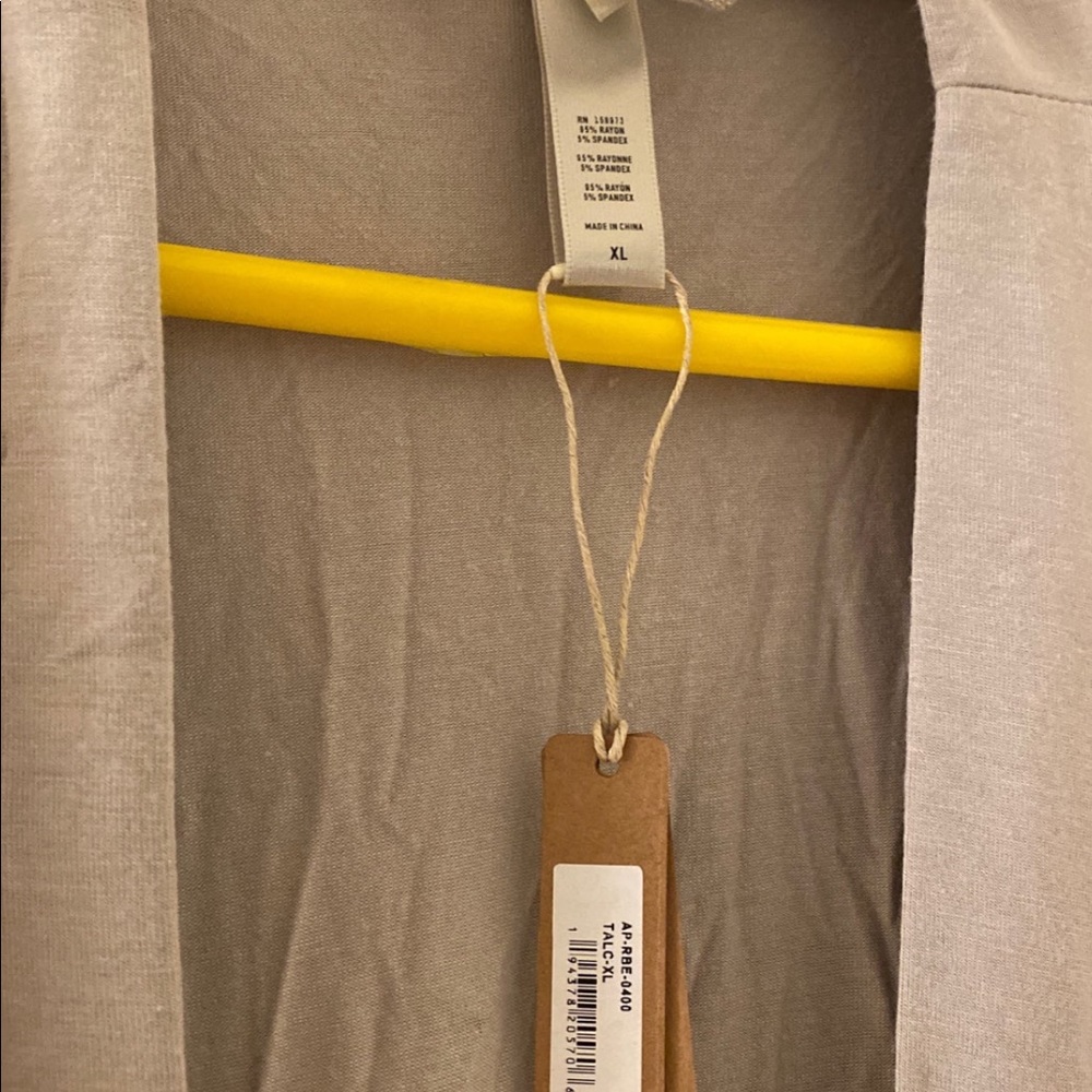 Skims Talc Robe - Picture 6 of 6